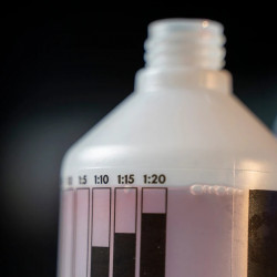 Botella Negro graduada 1 Litro
